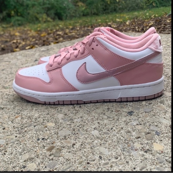 NEW Nike Dunk Low Pink Velvet Size 7Y /8.5 Women Pink Glaze - Picture 3 of 16